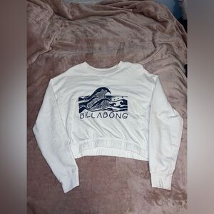 Billabong cropped crewneck.